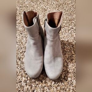 Ladies Dansko Size Euro 36 (5.5-6 ) Hartley Gray Leather Bootie